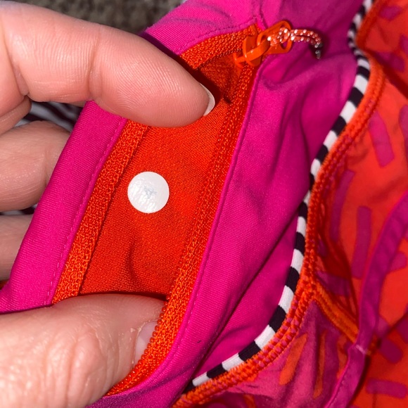 EUC Matching SW Stash & Run Bra w/ Speed shorts - Picture 5 of 5